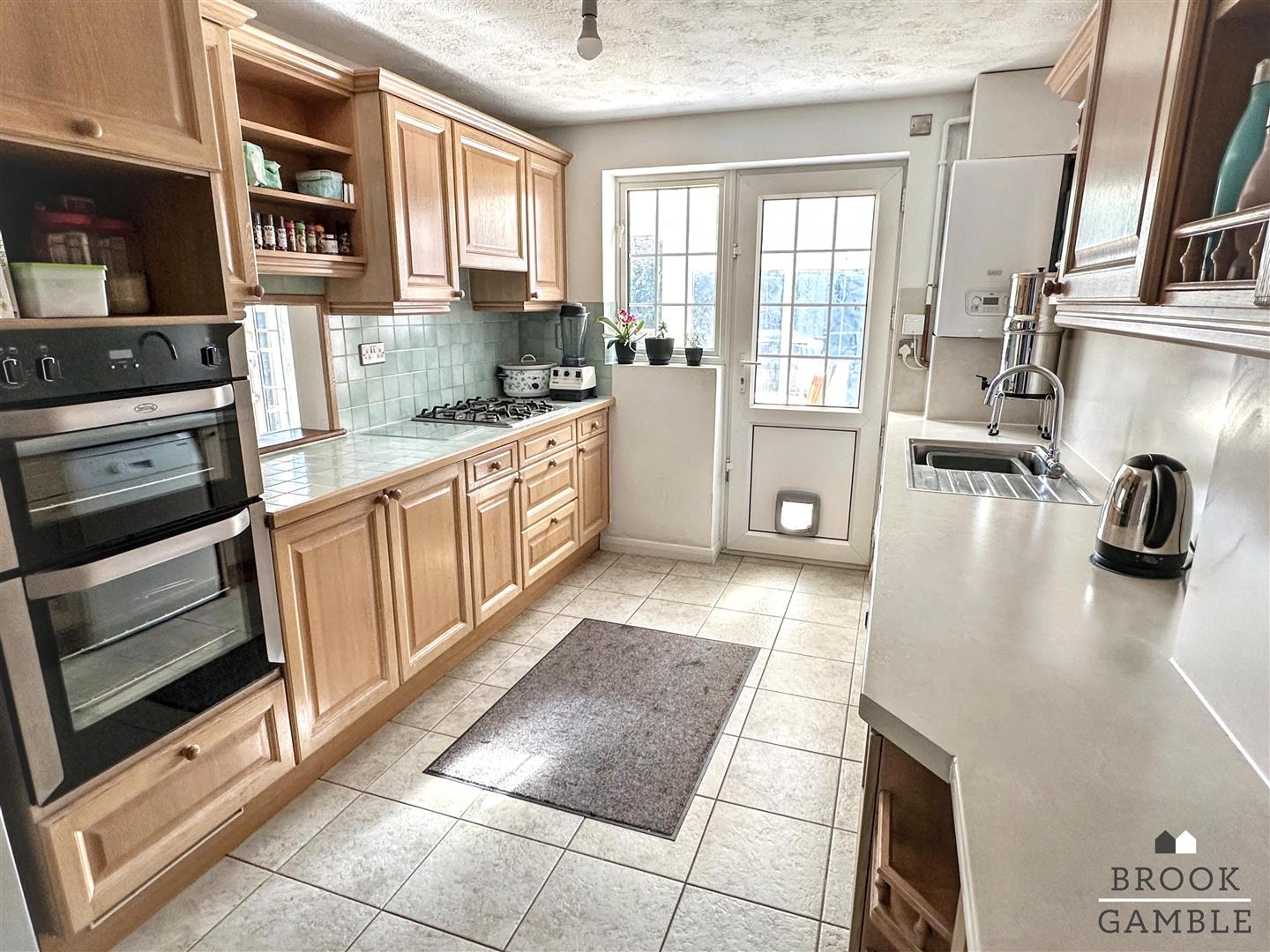 3 Bedroom House. Upperton Road in Eastbourne,  9